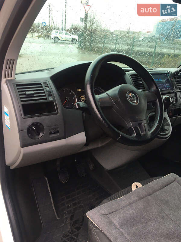 Минивэн Volkswagen Transporter 2015 в Черновцах