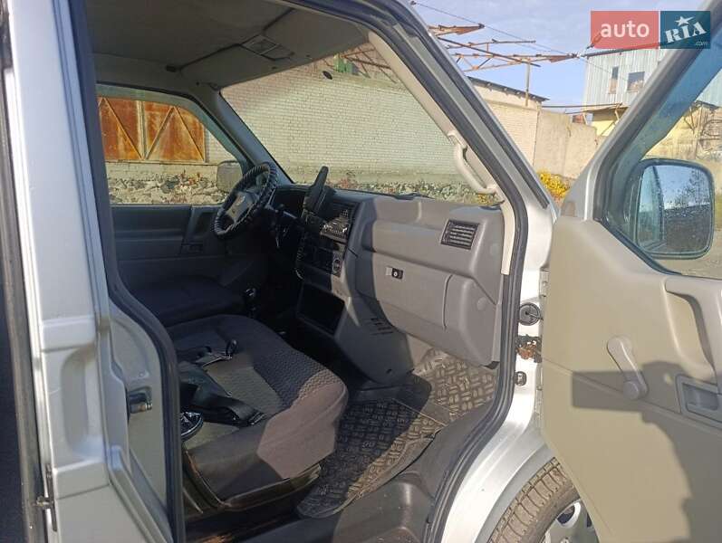Минивэн Volkswagen Transporter 2003 в Ровно