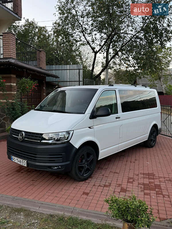 Мінівен Volkswagen Transporter 2016 в Ужгороді