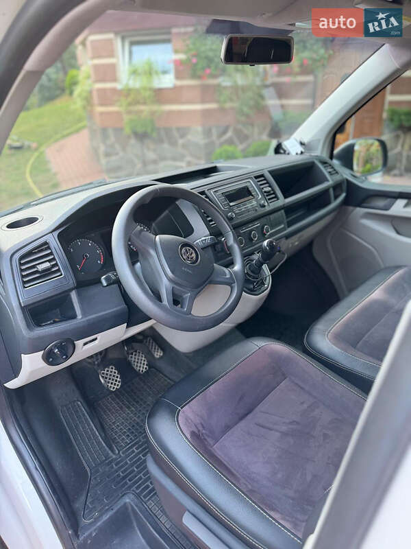 Мінівен Volkswagen Transporter 2016 в Ужгороді