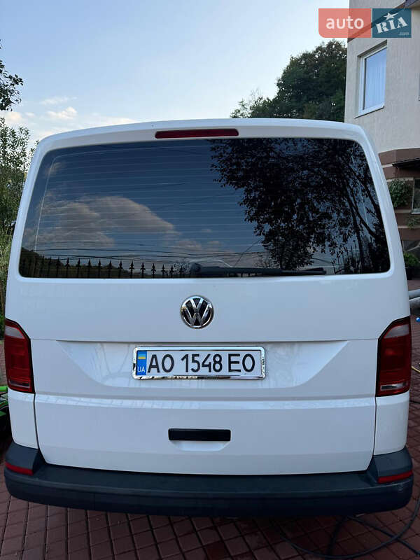 Мінівен Volkswagen Transporter 2016 в Ужгороді