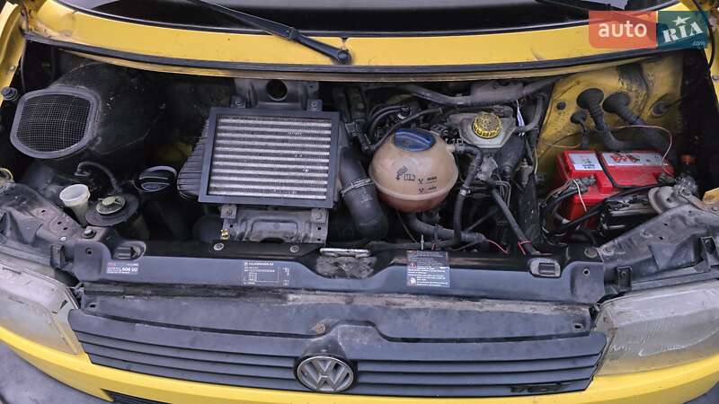 Минивэн Volkswagen Transporter 2000 в Монастыриске