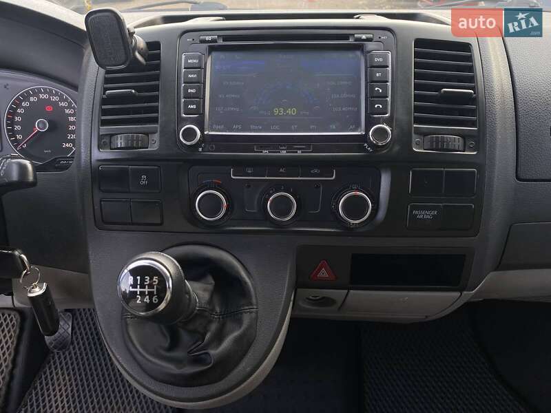 Мінівен Volkswagen Transporter 2010 в Миколаєві