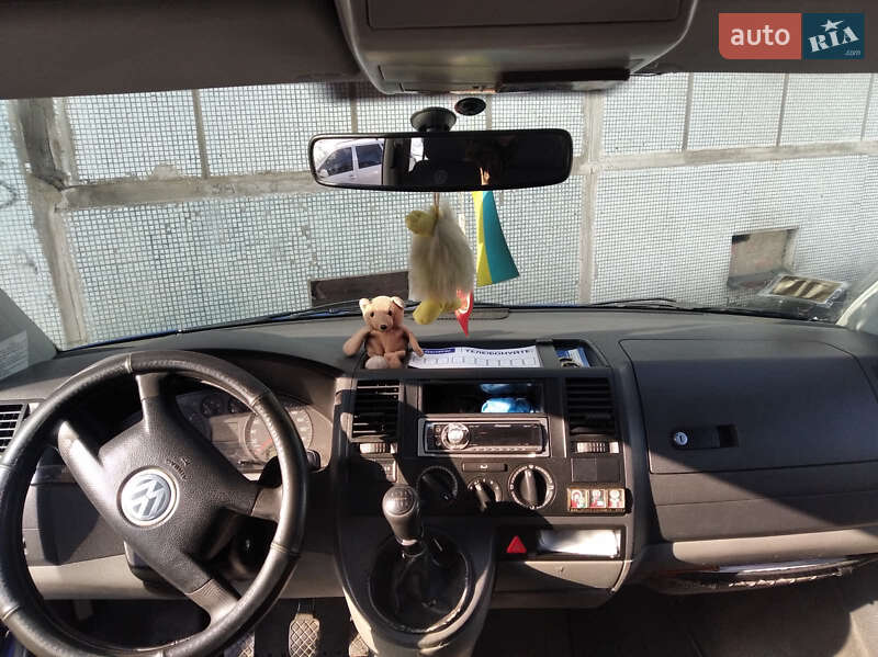 Минивэн Volkswagen Transporter 2005 в Десне