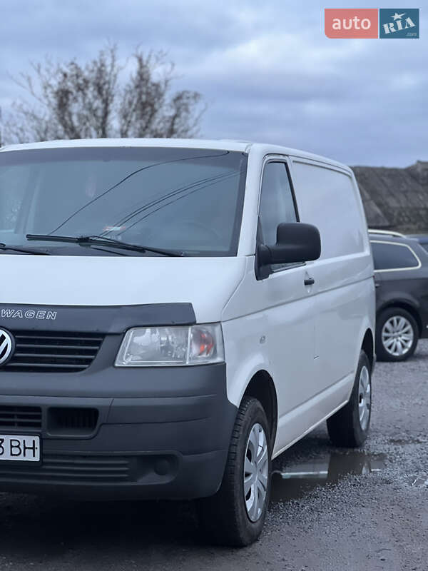 Вантажний фургон Volkswagen Transporter 2005 в Вінниці