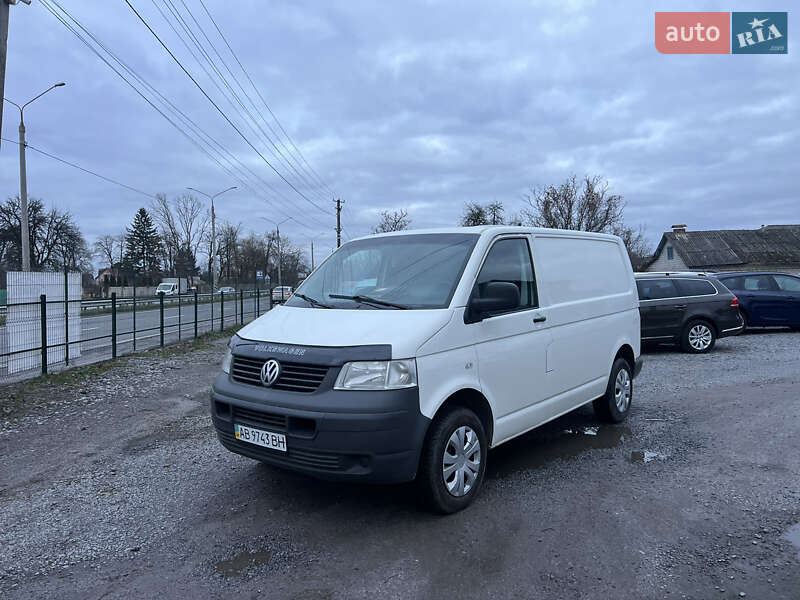 Вантажний фургон Volkswagen Transporter 2005 в Вінниці