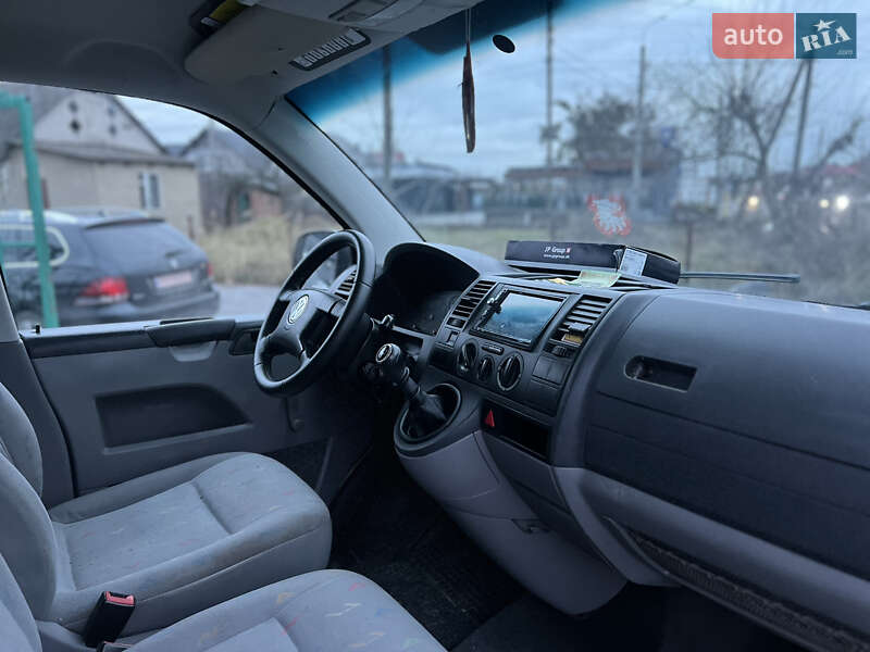 Вантажний фургон Volkswagen Transporter 2005 в Вінниці