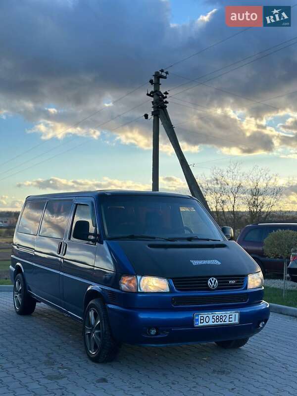 Минивэн Volkswagen Transporter 2001 в Шумске