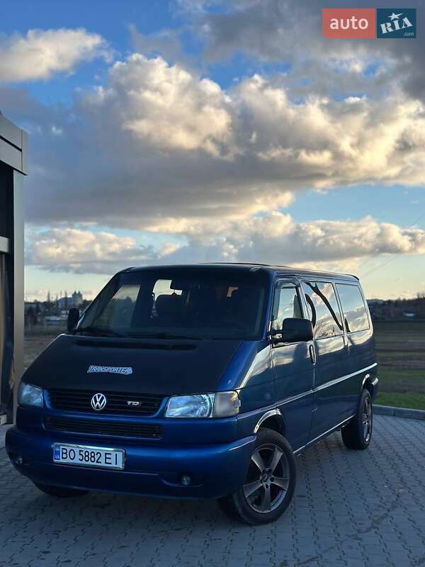 Минивэн Volkswagen Transporter 2001 в Шумске