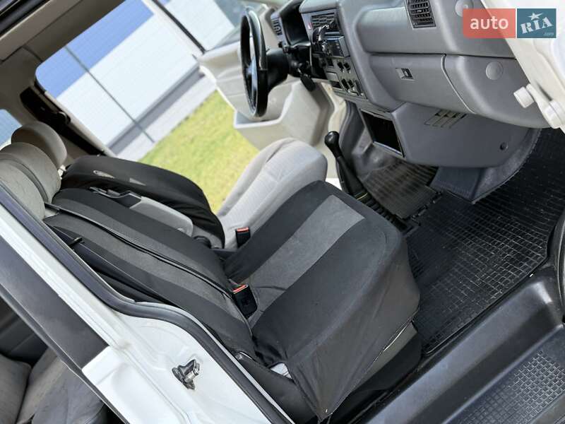 Мінівен Volkswagen Transporter 2000 в Львові