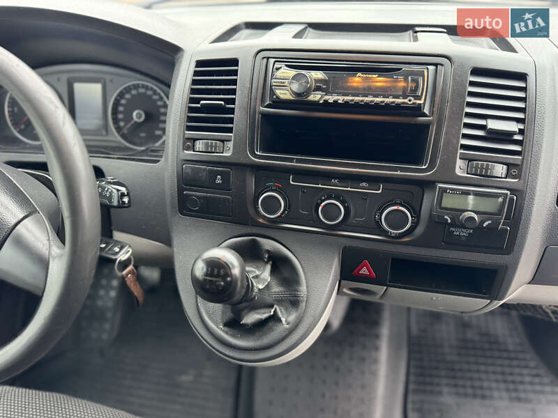 Грузовой фургон Volkswagen Transporter 2013 в Киеве