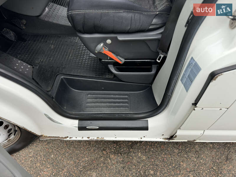 Грузовой фургон Volkswagen Transporter 2013 в Киеве
