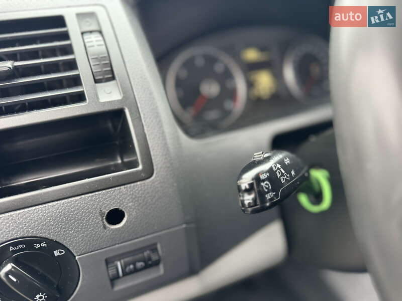 Грузовой фургон Volkswagen Transporter 2013 в Киеве