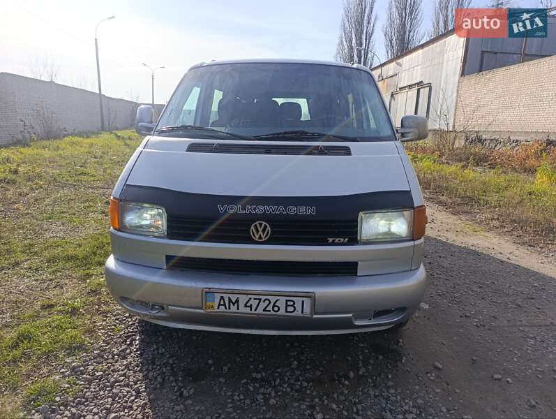 Мінівен Volkswagen Transporter 2003 в Зорі