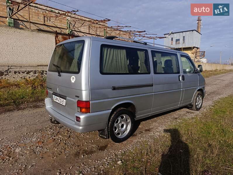 Мінівен Volkswagen Transporter 2003 в Зорі