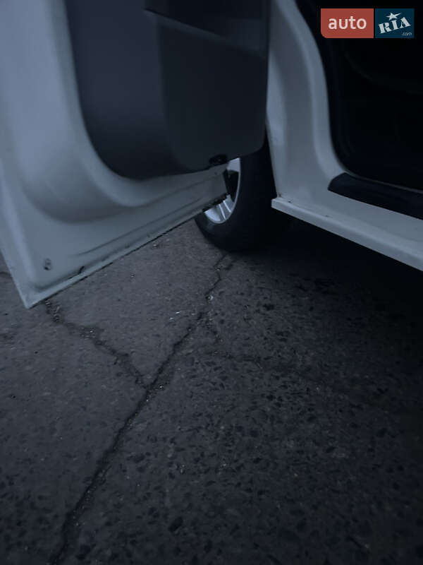 Мінівен Volkswagen Transporter 2004 в Врадіївці фото 9 Мінівен Volkswagen Transporter 2004 в Врадіївці