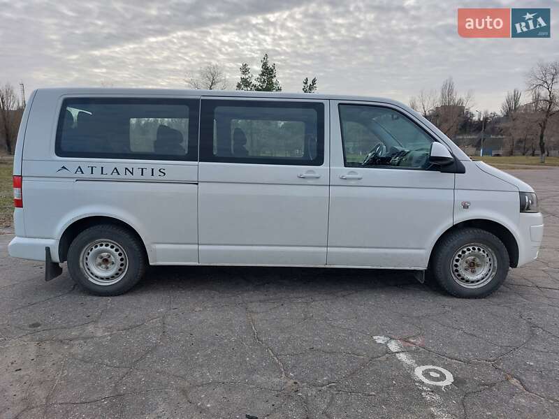 Мінівен Volkswagen Transporter 2013 в Кам'янському