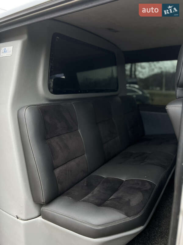 Вантажопасажирський фургон Volkswagen Transporter 2003 в Сторожинці