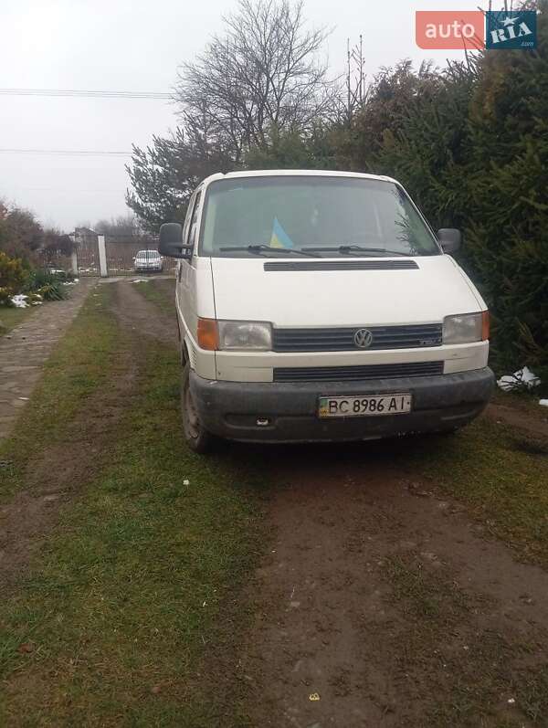 Вантажний фургон Volkswagen Transporter 2003 в Стрию