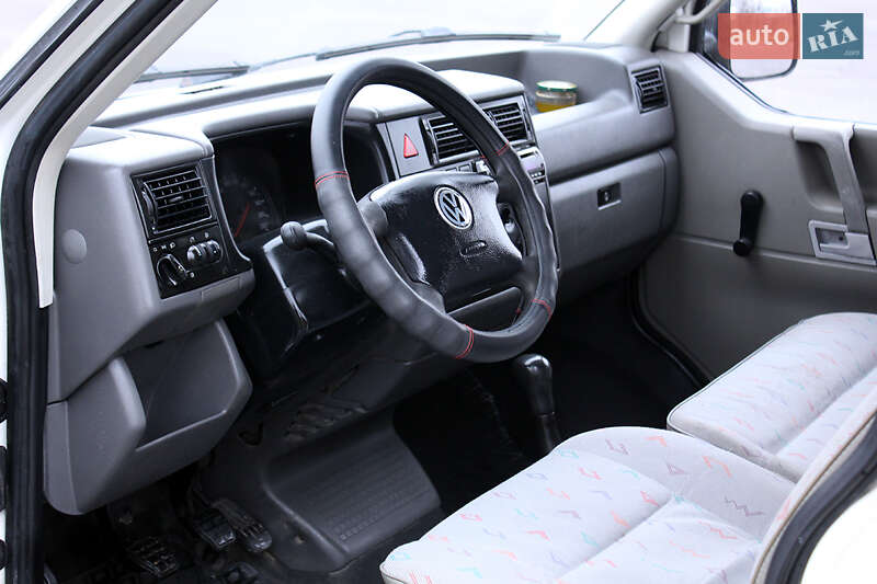 Минивэн Volkswagen Transporter 1999 в Виннице
