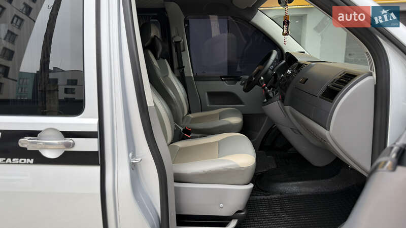 Мінівен Volkswagen Transporter 2005 в Івано-Франківську