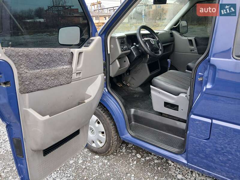 Мінівен Volkswagen Transporter 2003 в Рівному