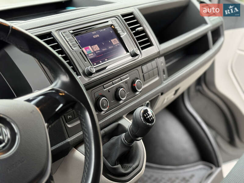 Вантажний фургон Volkswagen Transporter 2018 в Броварах