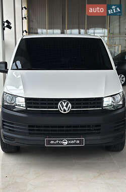 Вантажний фургон Volkswagen Transporter 2016 в Миколаєві