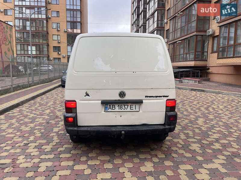 Грузовой фургон Volkswagen Transporter 1997 в Виннице