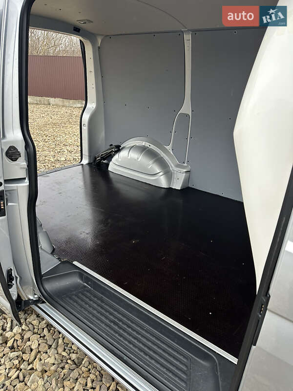 Вантажний фургон Volkswagen Transporter 2019 в Львові