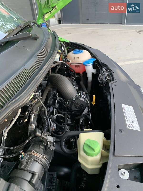 Минивэн Volkswagen Transporter 2015 в Ивано-Франковске