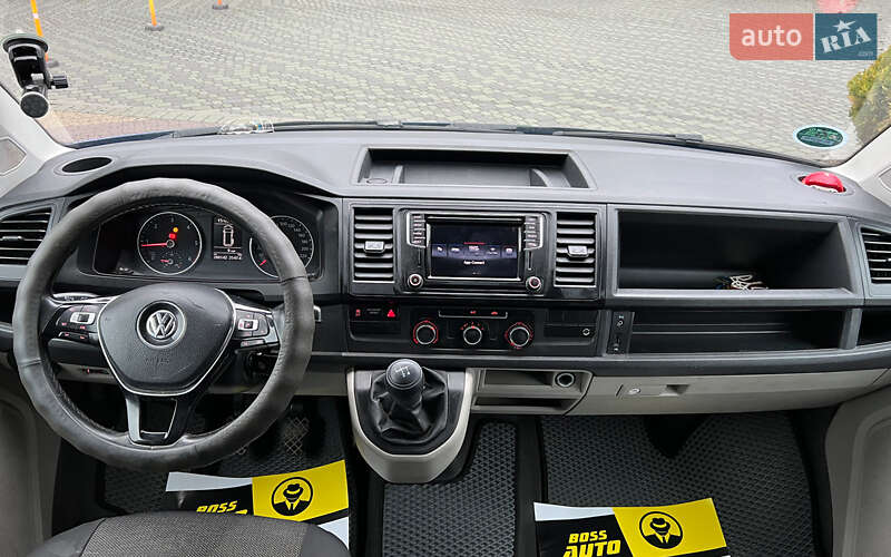 Грузопассажирский фургон Volkswagen Transporter 2017 в Львове