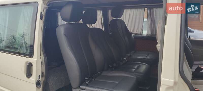 Минивэн Volkswagen Transporter 2000 в Косове