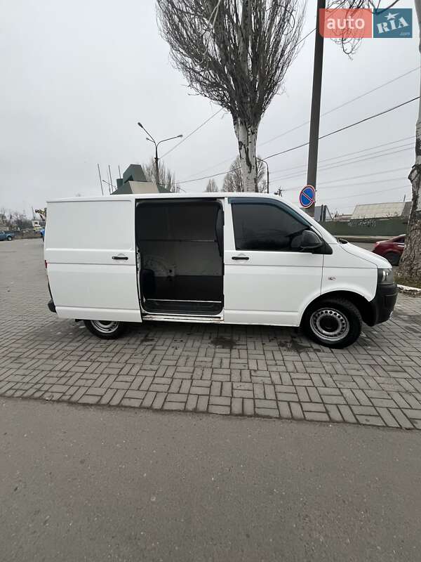 Вантажний фургон Volkswagen Transporter 2013 в Запоріжжі