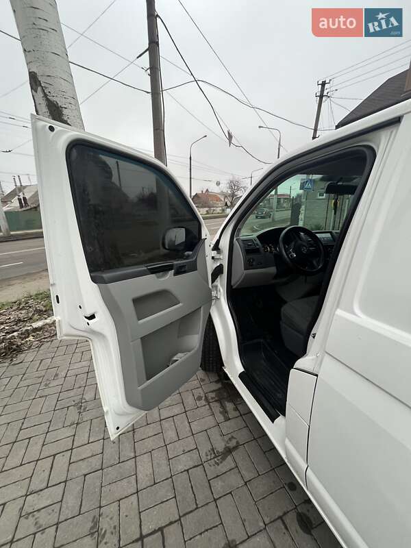 Вантажний фургон Volkswagen Transporter 2013 в Запоріжжі