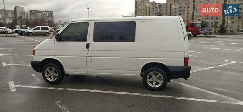 Минивэн Volkswagen Transporter 2000 в Киеве