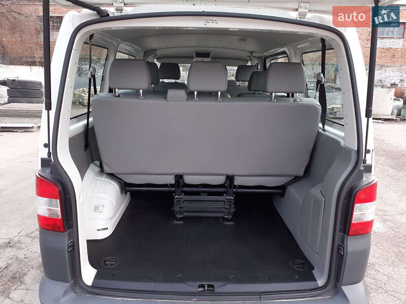 Минивэн Volkswagen Transporter 2010 в Звягеле