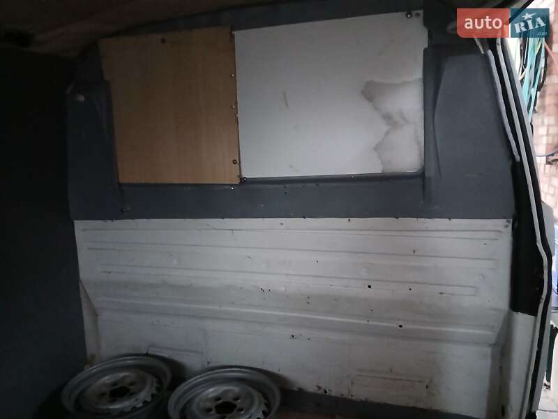 Вантажопасажирський фургон Volkswagen Transporter 1986 в Трускавці