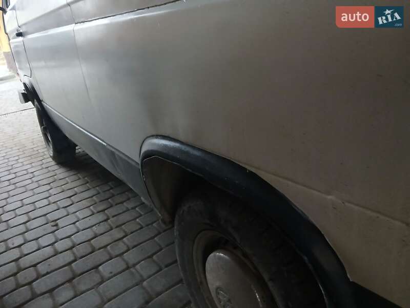 Вантажопасажирський фургон Volkswagen Transporter 1986 в Трускавці
