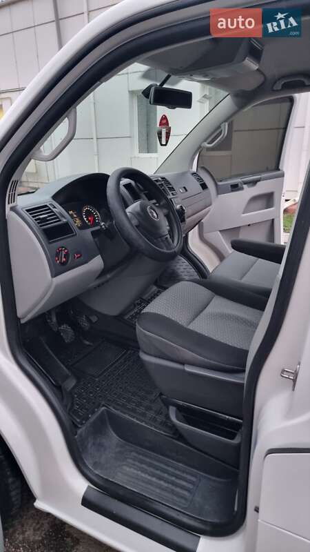 Грузовой фургон Volkswagen Transporter 2014 в Кропивницком