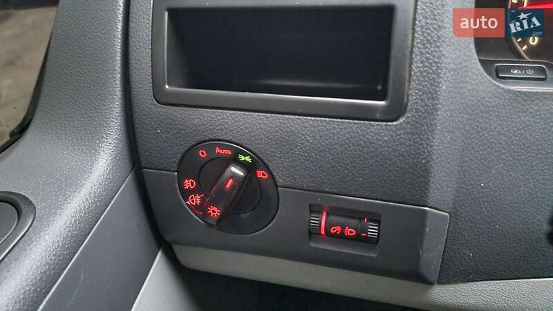 Грузовой фургон Volkswagen Transporter 2014 в Кропивницком