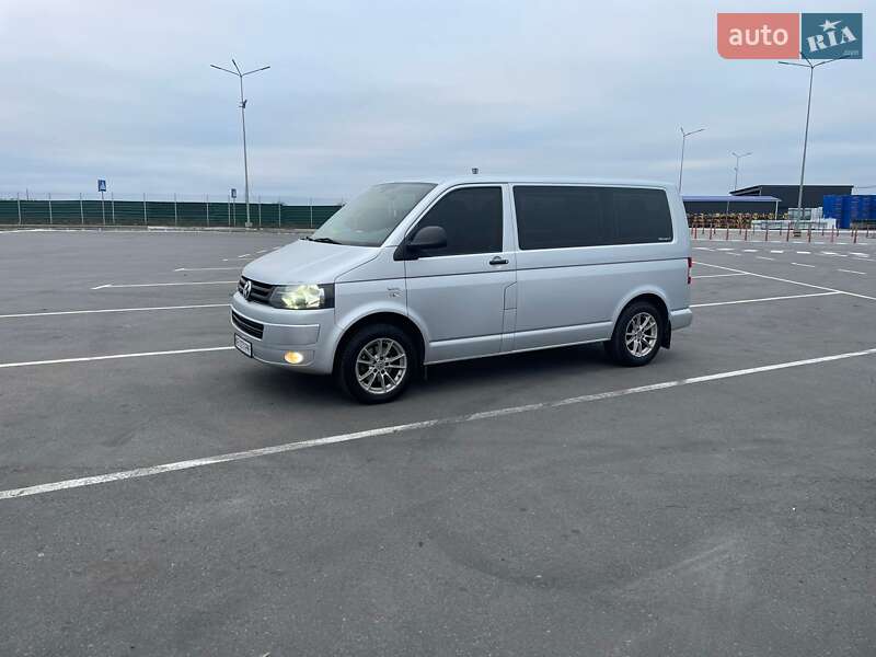 Мінівен Volkswagen Transporter 2012 в Магдалинівці