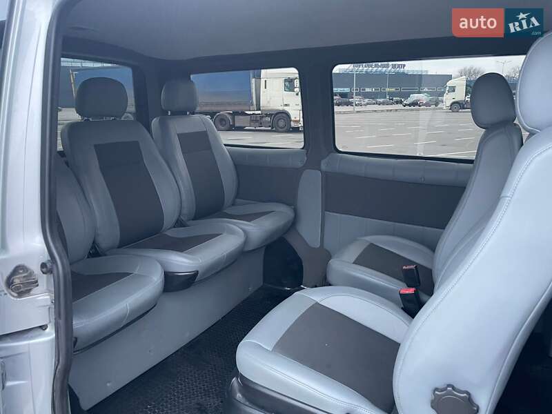 Мінівен Volkswagen Transporter 2012 в Магдалинівці