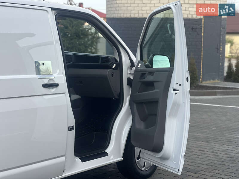 Грузовой фургон Volkswagen Transporter 2023 в Дубно