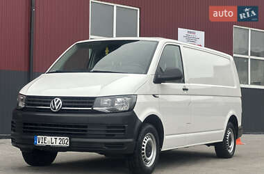 Вантажний фургон Volkswagen Transporter 2017 в Дубні