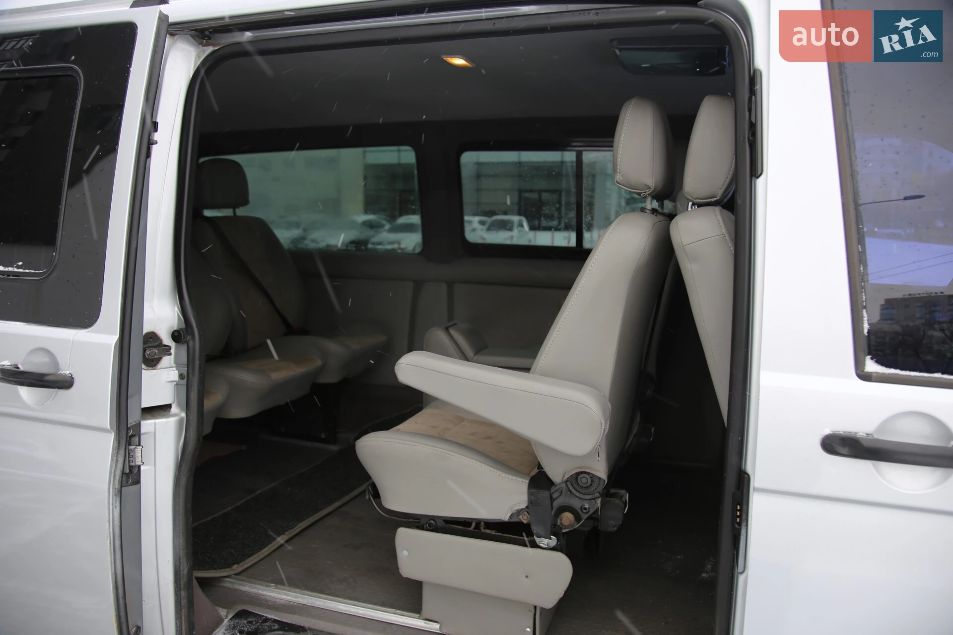 2011 Volkswagen Transporter - мініатюра 9