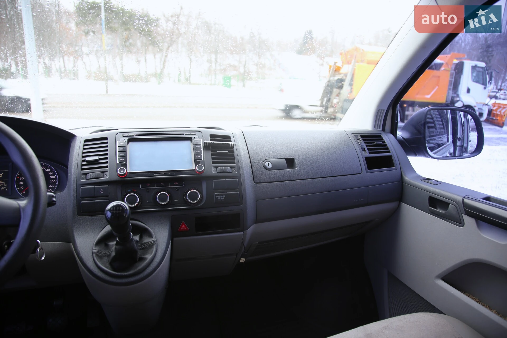 2011 Volkswagen Transporter - мініатюра 16