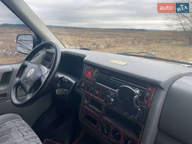 Мінівен Volkswagen Transporter 2002 в Луцьку