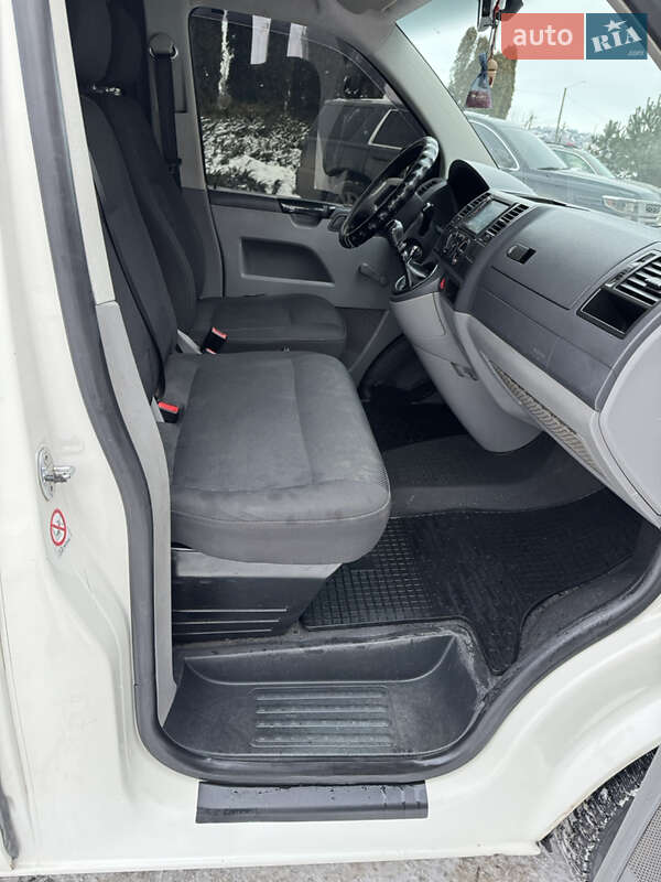 Мінівен Volkswagen Transporter 2006 в Хмельницькому