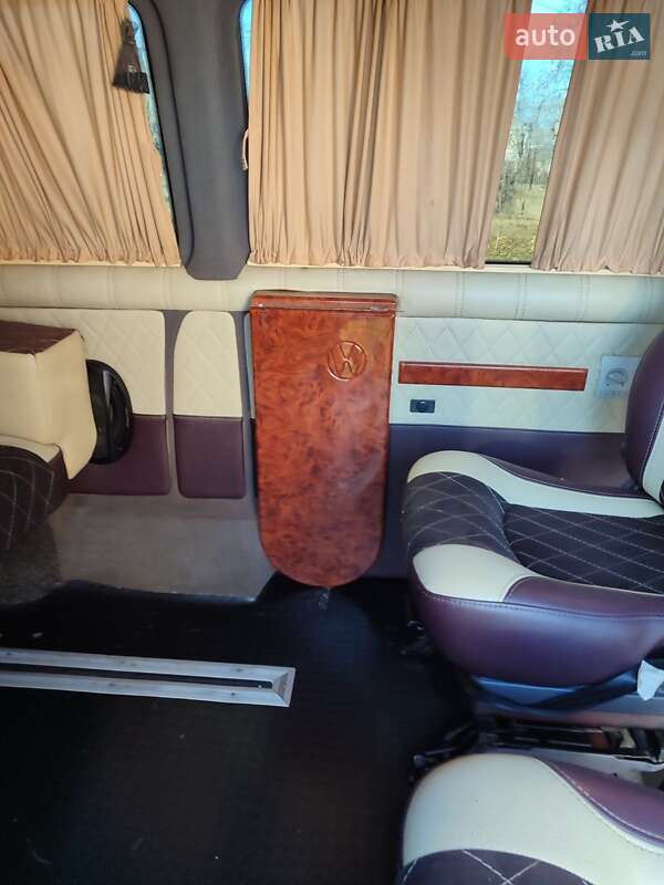 Мінівен Volkswagen Transporter 2010 в Тульчині